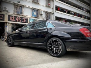 奔馳S ，換 勞倫士20寸完工！