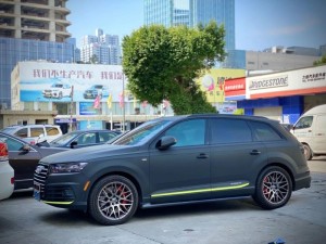 奧迪Q7 定制鍛造21寸上車