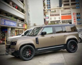 提新車 路虎衛(wèi)士 上22寸 定制鍛造潮鞋