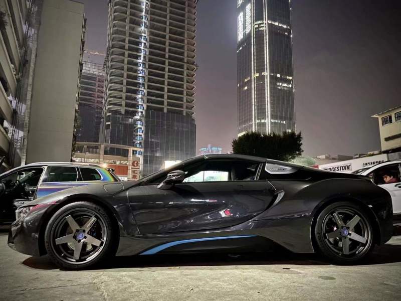 寶馬 i8 換雙片定制鍛造20寸