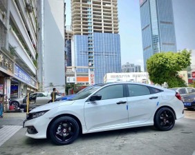 思域，換 橫濱 ADVAN GT 18寸 完工