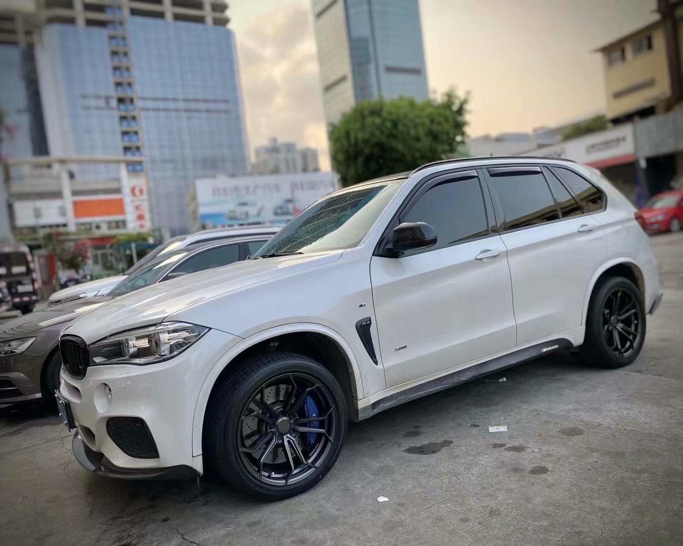 寶馬X5，換 MJR 20寸完工