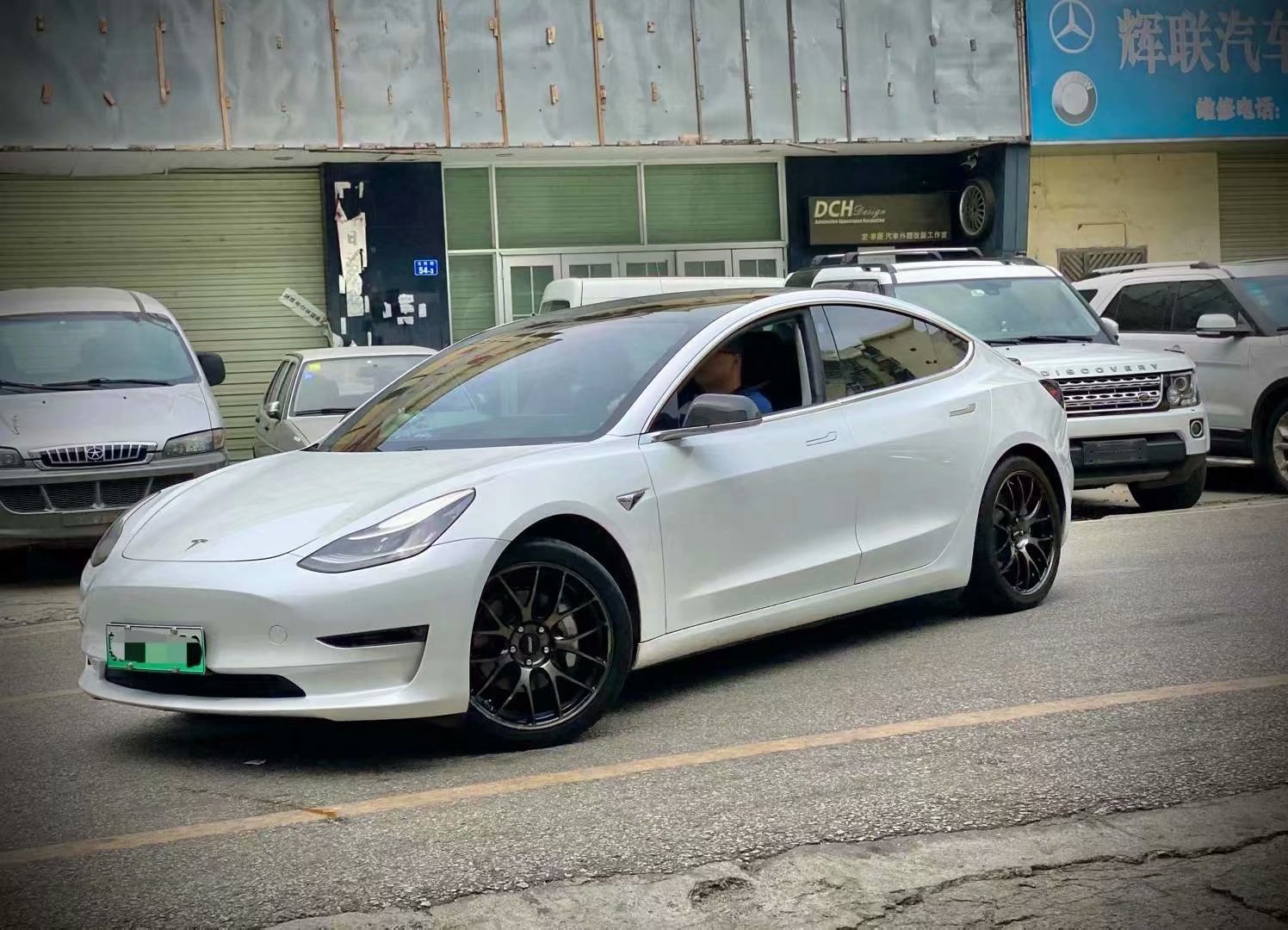 Model 3 換RAYS G27 19寸完工 需要的朋友可以繼續(xù)跟單，還有貨！ ????