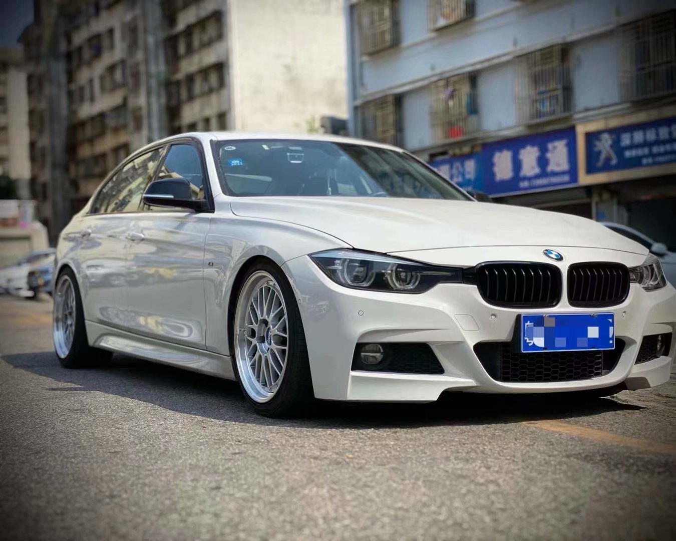 寶馬3系 換日本BBS LM 19寸完工！藍(lán)章很不錯(cuò)