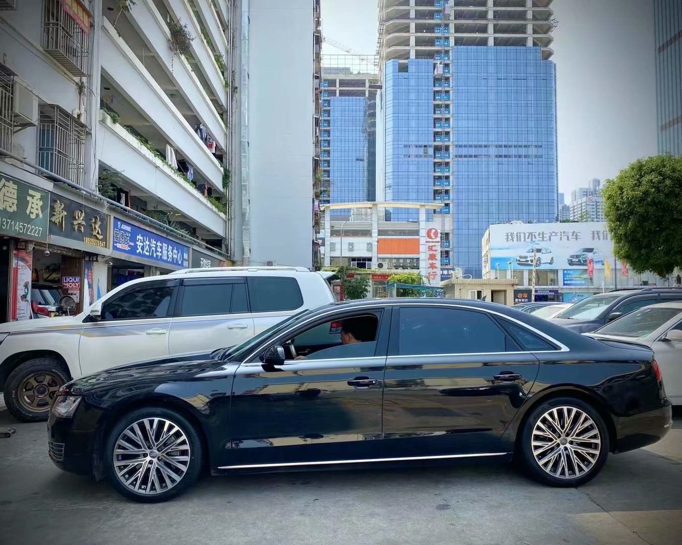 奧迪A8升級(jí)原廠20寸