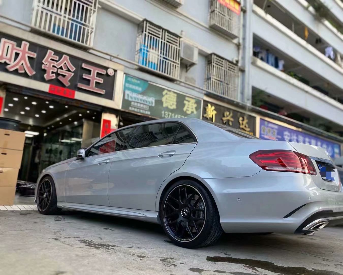 奔馳W212 E，換定制鍛造AMG款式19寸完工
