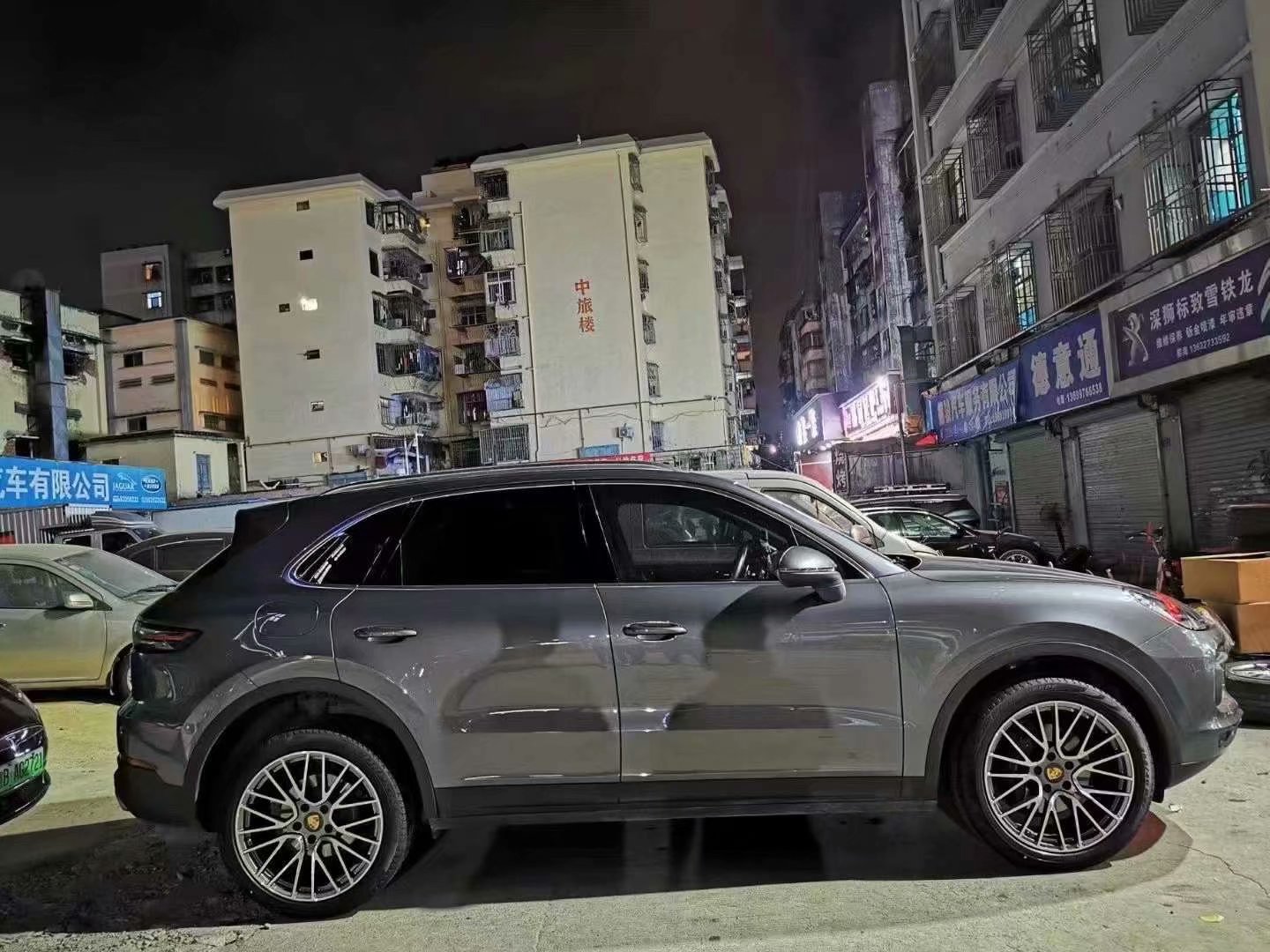 保時(shí)捷 卡宴，換高端定制鍛造21寸