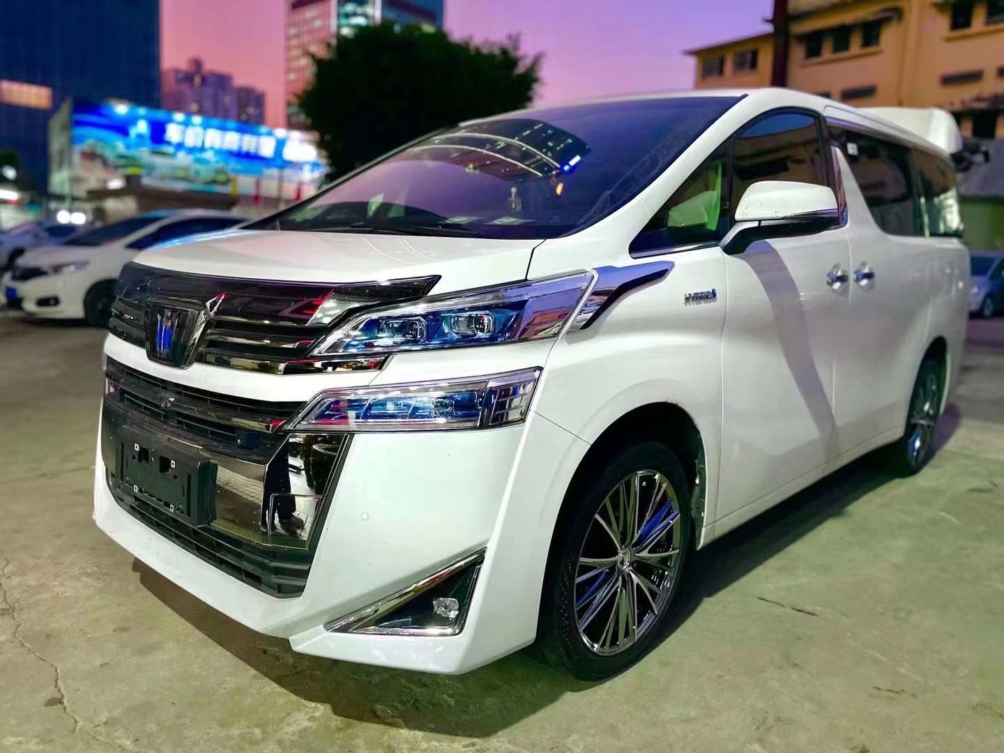 皇冠 威爾法換Weds 331EVO 19寸  完工