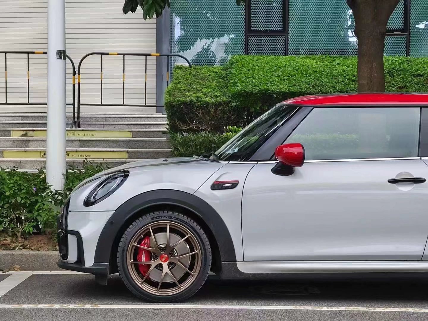 Mini JCWBBS RIA 18寸古銅 上車！漂亮