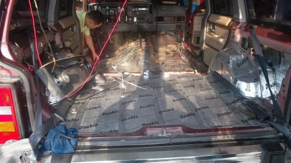 【新疆金科改燈】尼桑新奇駿升級(jí)金科氙氣燈套裝案