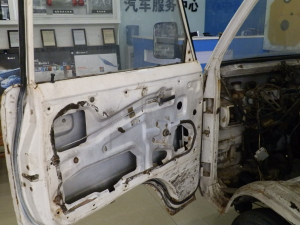 汽車(chē)音響改裝 重金打造黃金小面 面包車(chē)改裝音響