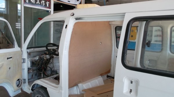 汽車(chē)音響改裝 重金打造黃金小面 面包車(chē)改裝音響