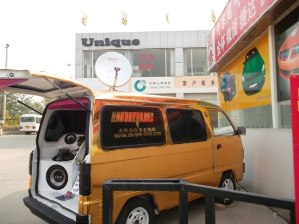 汽車(chē)音響改裝 重金打造黃金小面 面包車(chē)改裝音響