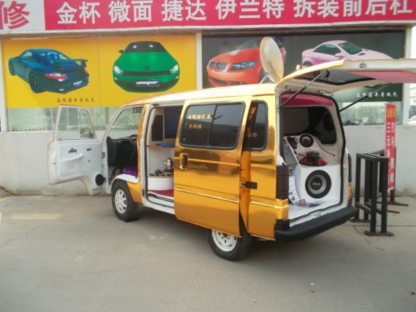 汽車(chē)音響改裝 重金打造黃金小面 面包車(chē)改裝音響