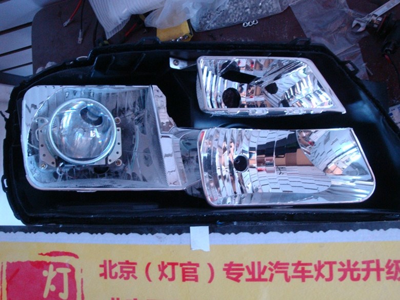 道奇酷威改裝雙透鏡氙氣燈