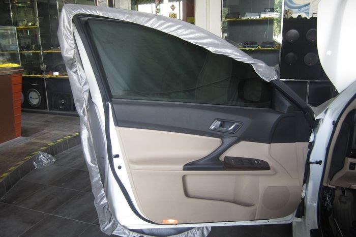 佛山汽車(chē)音響·途歌汽車(chē)影音：銳志音響改裝法國(guó)勁浪喇叭+卡萊功放+捷力低音