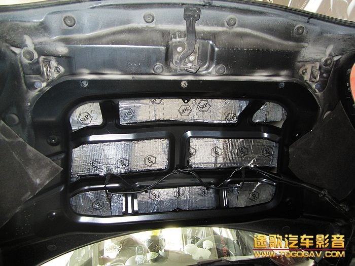 佛山音響改裝·途歌汽車(chē)影音：MINI全車(chē)俄羅斯STP隔音