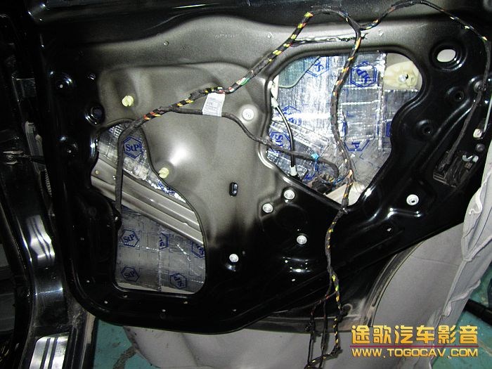 佛山音響改裝·途歌汽車(chē)影音：MINI全車(chē)俄羅斯STP隔音