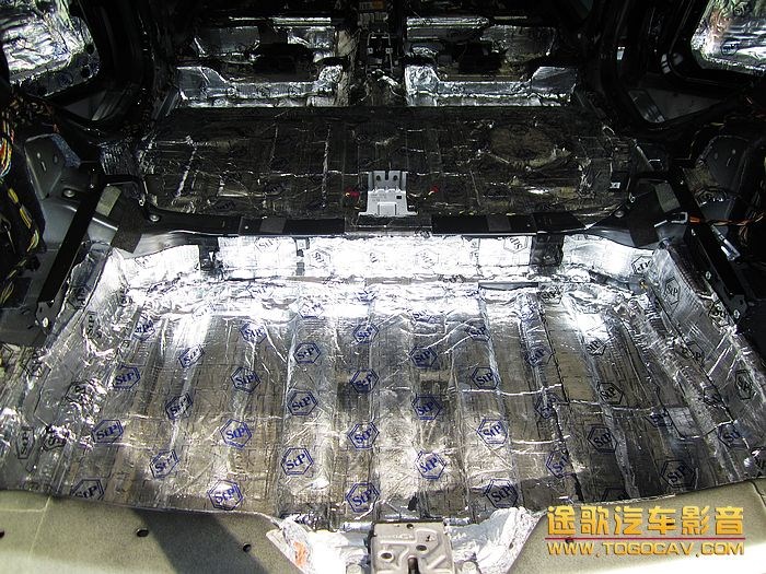 佛山音響改裝·途歌汽車(chē)影音：MINI全車(chē)俄羅斯STP隔音