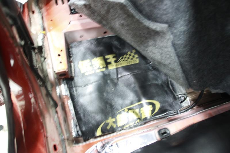 成都華濤愛唯歐汽車改裝丹拿音響
