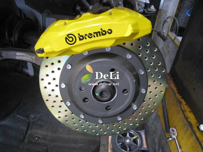 大連德利汽車改裝奧迪A4L改裝Brembo鮑魚剎車