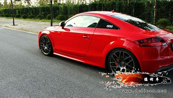 大連改裝奧迪TT 改裝KW V3 避震 天蝎排氣Brembo剎車 HR防傾桿Neuspeed進(jìn)氣