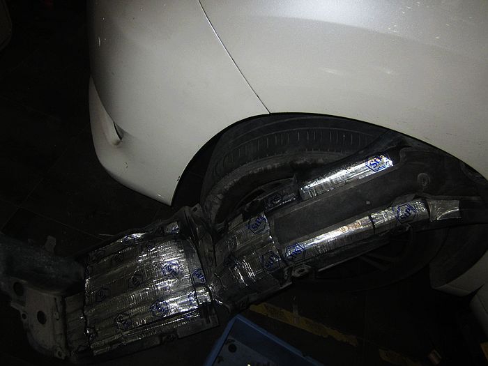 佛山音響改裝 途歌汽車影音:阿爾法全車俄羅斯STP隔音