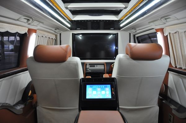 福建龍巖奔馳改裝房車價格 威霆房車最低只要52.5萬