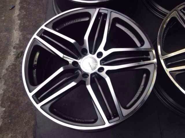 RAYS、VOLK、TRlNlT