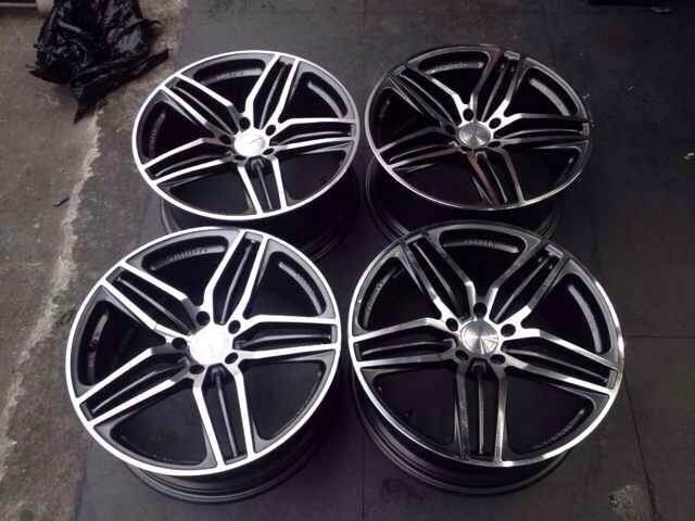 RAYS、VOLK、TRlNlT