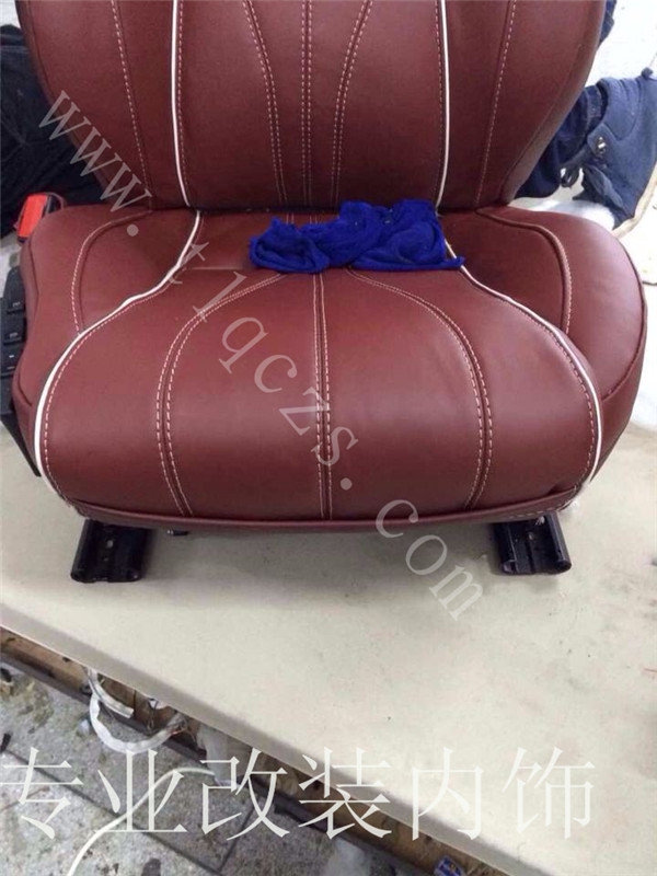呼嘯而來——阿斯頓馬丁內(nèi)飾定制勁爆現(xiàn)車震撼呈現(xiàn)中