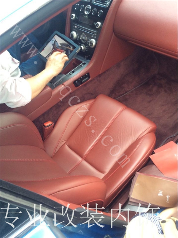 呼嘯而來——阿斯頓馬丁內(nèi)飾定制勁爆現(xiàn)車震撼呈現(xiàn)中