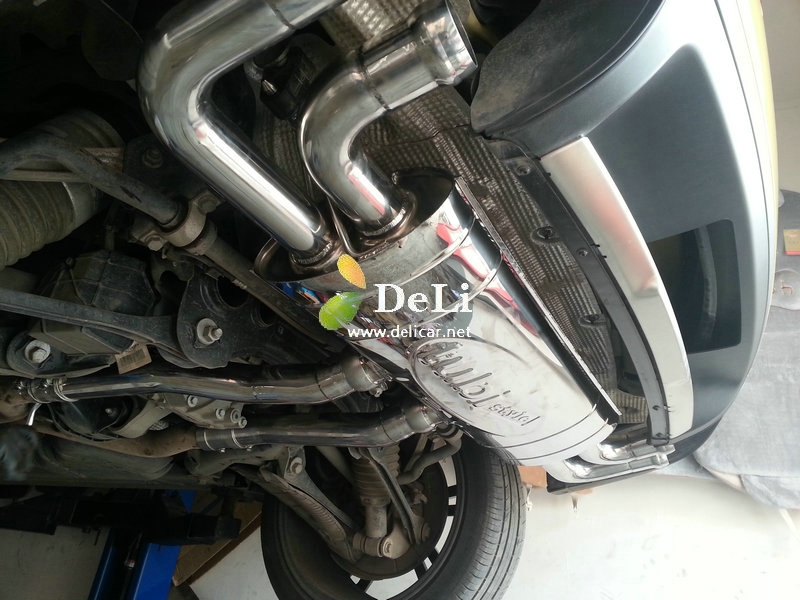 大連德利汽車改裝保時(shí)捷卡宴turbo改Tubi排氣