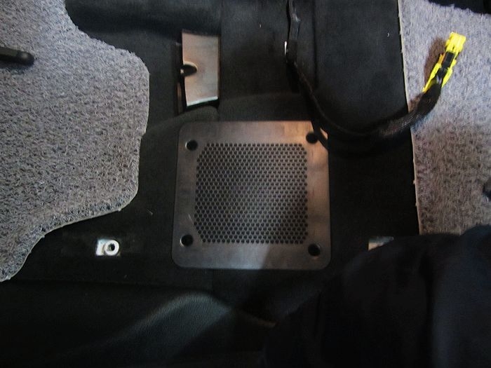 寶馬X3無損安裝英國Baf寶馬專車專用喇叭
