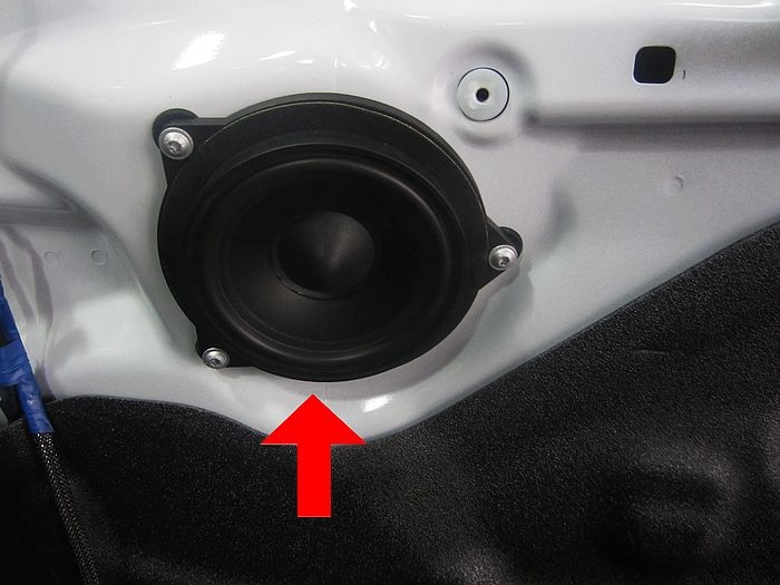 寶馬X3無損安裝英國Baf寶馬專車專用喇叭