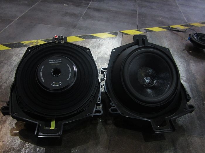 寶馬X3無損安裝英國Baf寶馬專車專用喇叭