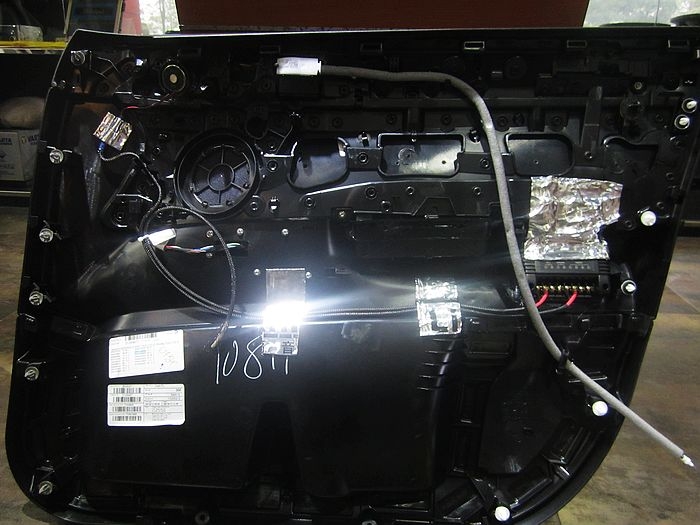 寶馬X3無損安裝英國Baf寶馬專車專用喇叭