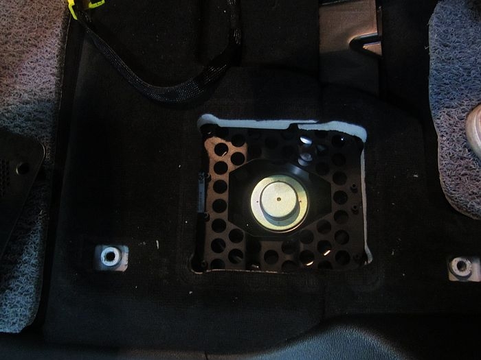 寶馬X3無損安裝英國Baf寶馬專車專用喇叭