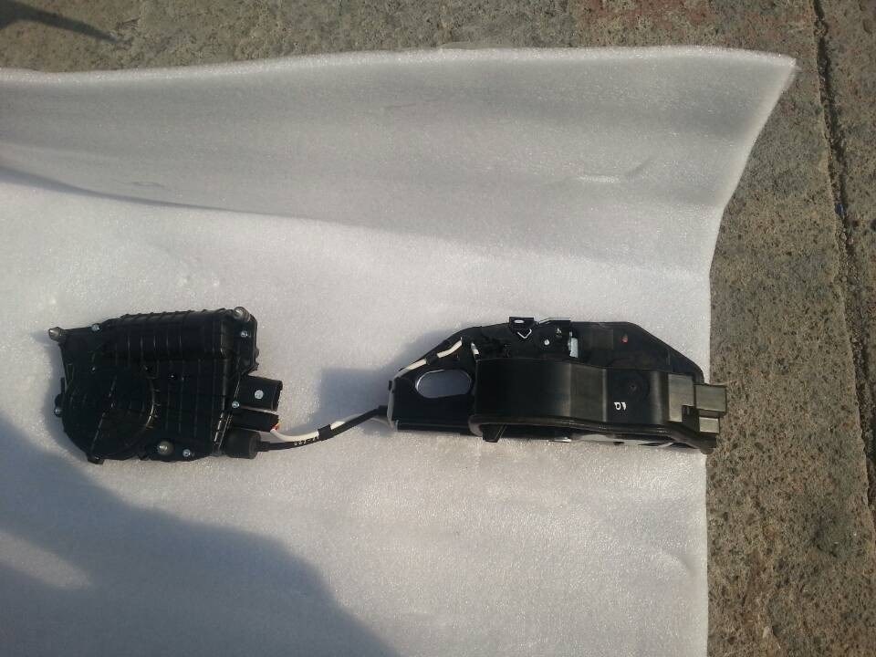 【車鎮(zhèn)改裝】寶馬5系F18改裝電吸門電尾門液晶儀表