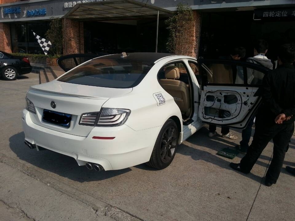 【車鎮(zhèn)改裝】寶馬5系F18改裝電吸門電尾門液晶儀表