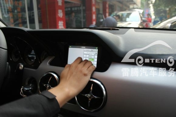 奔馳GLK300原車屏幕升級導(dǎo)航,深圳奔馳專業(yè)安裝倒車影像,原車屏幕升級改導(dǎo)航