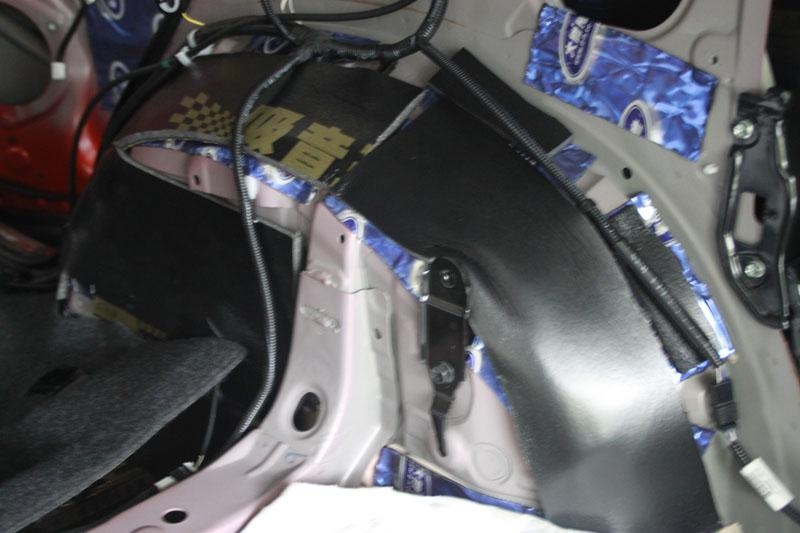 成都華濤豐田RAV4汽車音響改裝升級曼斯特和全車大能隔音