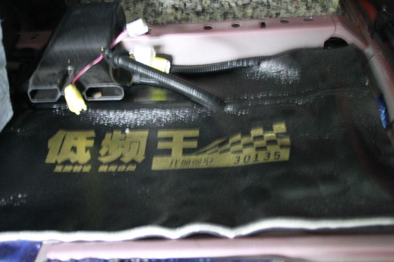 成都華濤豐田RAV4汽車音響改裝升級曼斯特和全車大能隔音