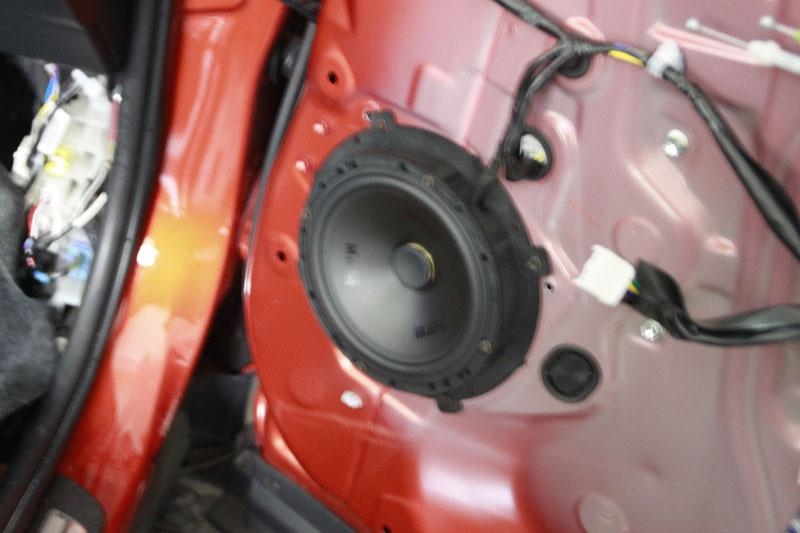 成都華濤豐田RAV4汽車音響改裝升級曼斯特和全車大能隔音