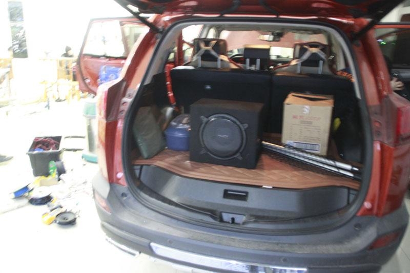 成都華濤豐田RAV4汽車音響改裝升級曼斯特和全車大能隔音