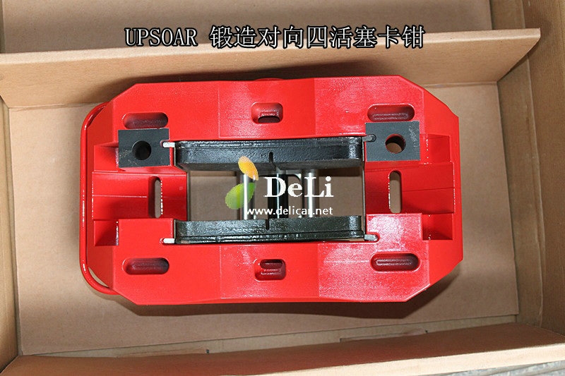 大連德利汽車(chē)改裝豐田RAV4升級(jí)UPSOAR前剎車(chē)套裝作業(yè)圖