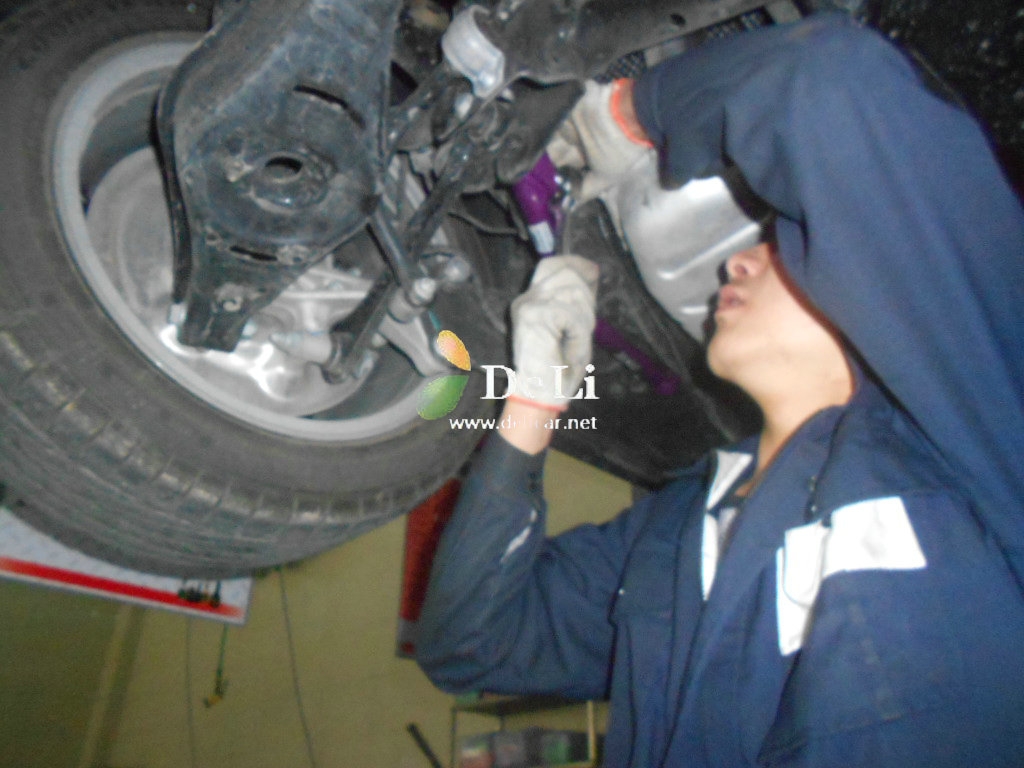 大連德利汽車改裝邁騰獅特拉桿平衡桿