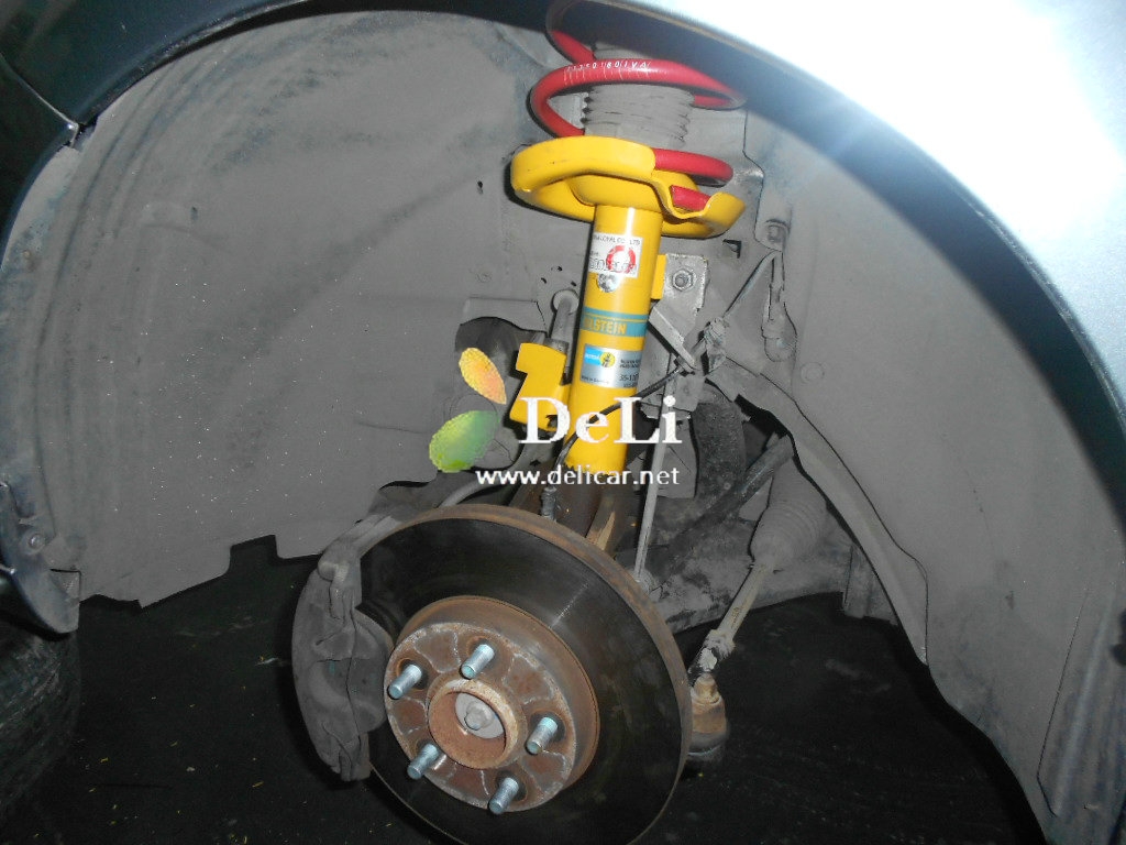 大連德利汽車(chē)改裝?？怂垢腂12避震愛(ài)巴赫防傾桿