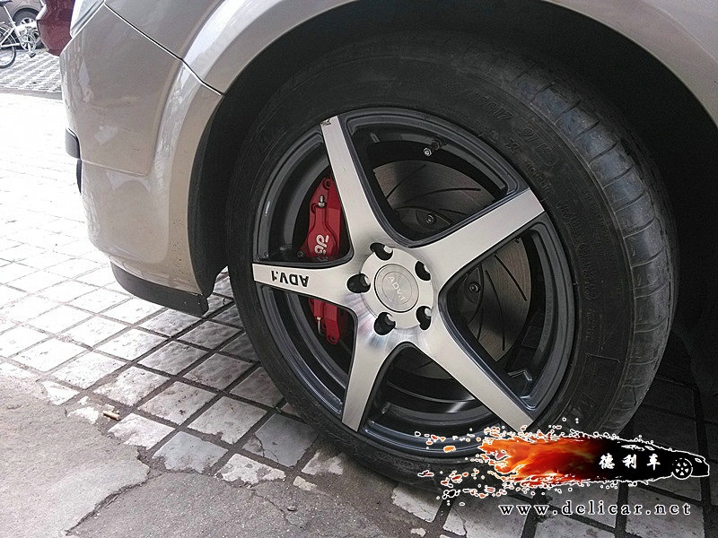 大連德利汽車改裝歐寶特安裝前后UPSOAR剎車套裝作業(yè)圖