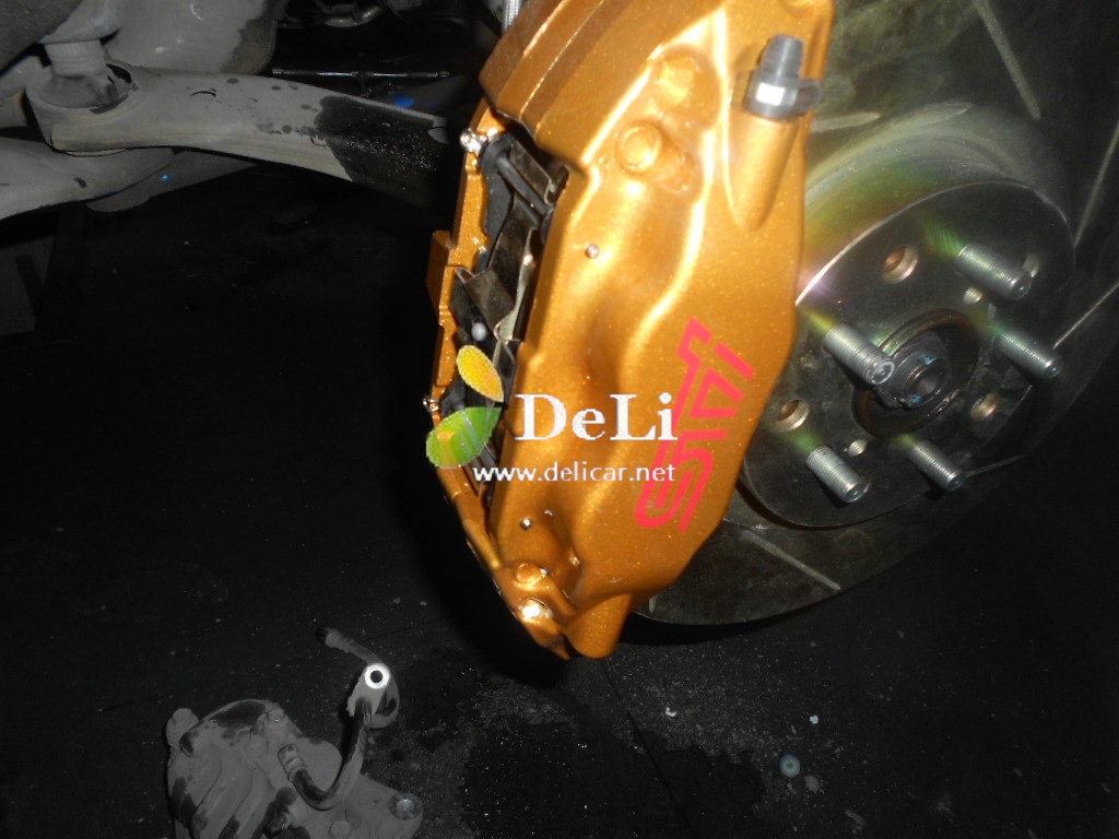 大連德利汽車改裝翼豹WRX改裝HKS進(jìn)氣STI金色卡鉗剎車